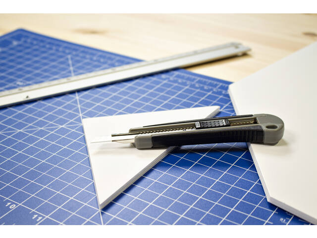 CUTTERMESSER WESTCOTT PROFESSIONAL 9MM  9