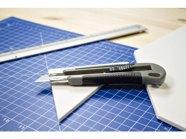 CUTTERMESSER WESTCOTT PROFESSIONAL 18MM  9